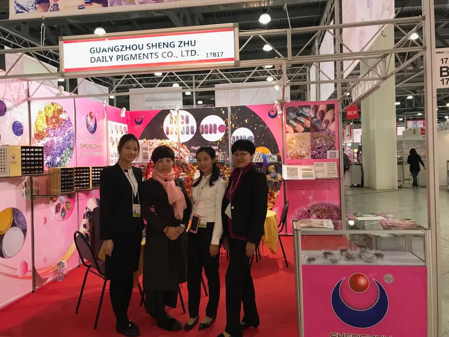 SHENGZHU pigment team attending an international exhibition